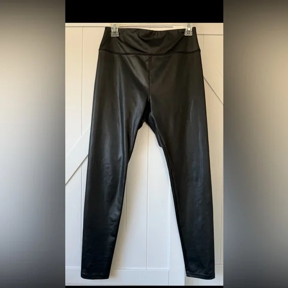 Wild Fable Black Faux Leather Leggings Size M High Rise Stretch Vegan - Picture 2 of 12